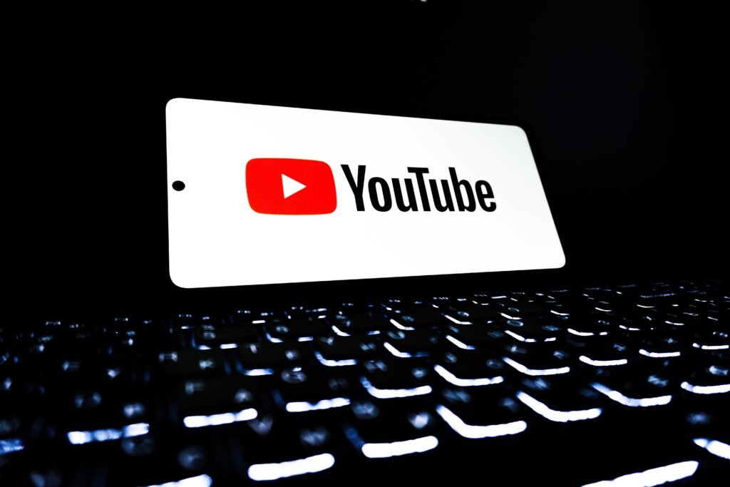 YouTube 
